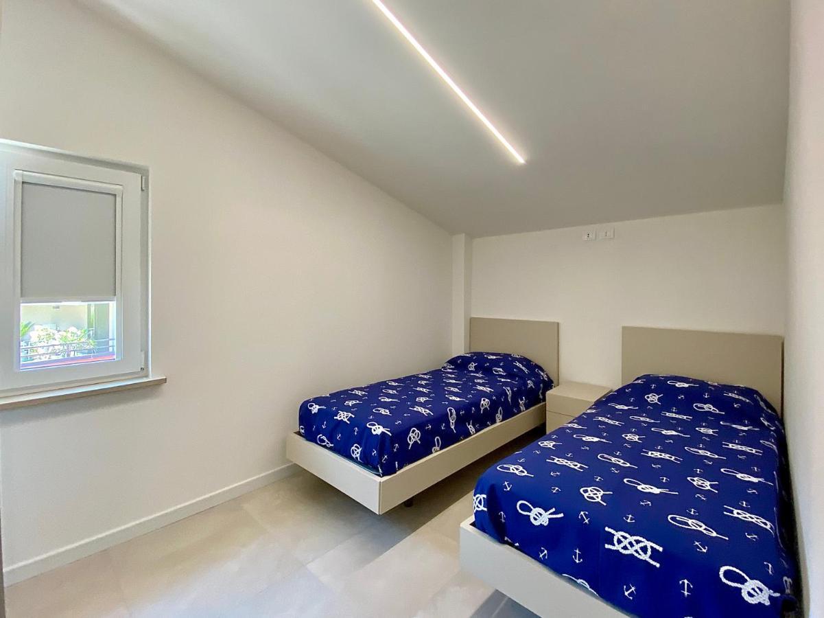 Em Apartments Lignano Sabbiadoro Ngoại thất bức ảnh