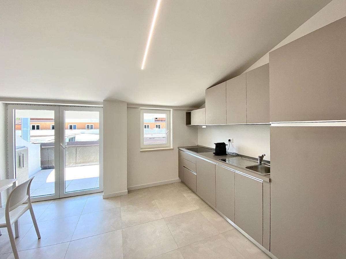 Em Apartments Lignano Sabbiadoro Ngoại thất bức ảnh